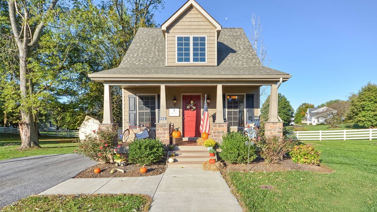 Middletown House | Charming "Cream of the Crop" Cape ~❤️of Middletown