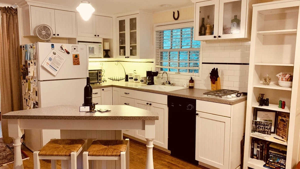 Nevada City Cottage | Charming Creekside Cottage! Relax in nature yet only a short walk to town!
