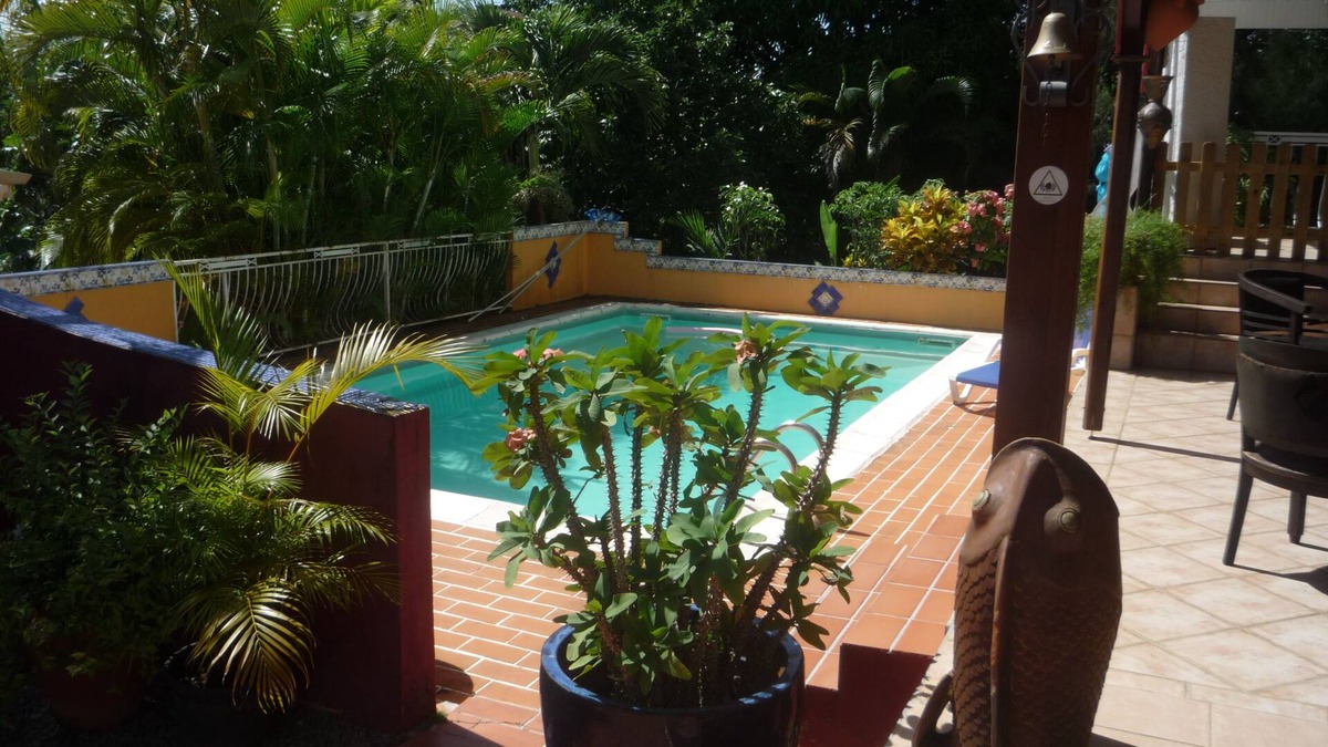 Les Abymes Villa | Charming Creole villa with pool ideal location to visit the entire island