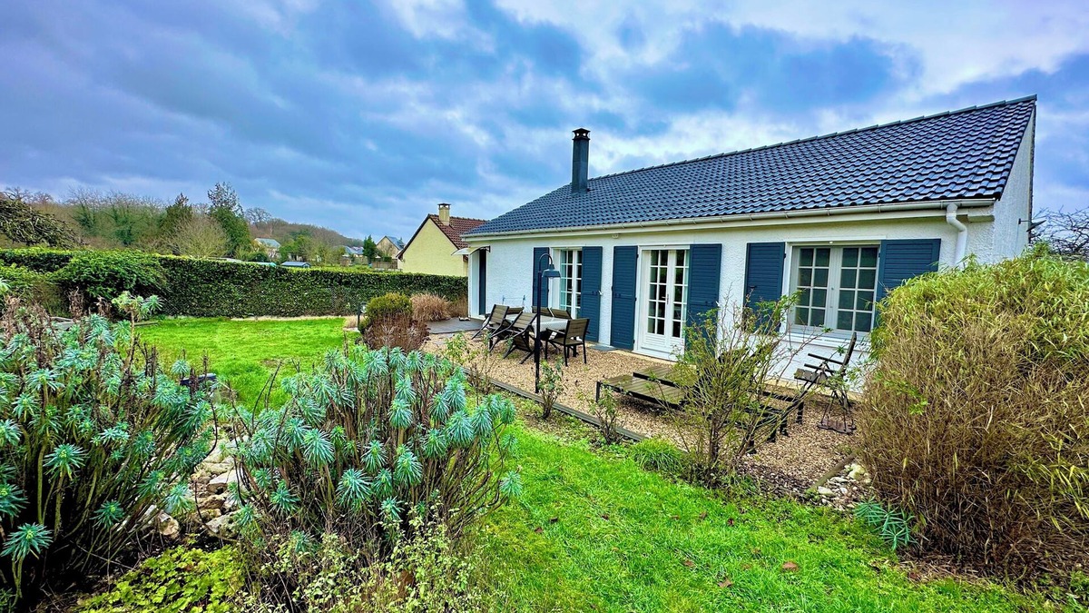 Les Damps House | Charming Datcha in Normandy