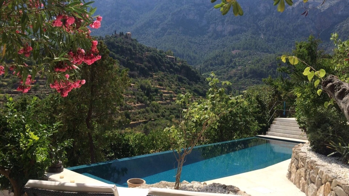 Deia House | Charming Deia House With Impressive Mountain Views