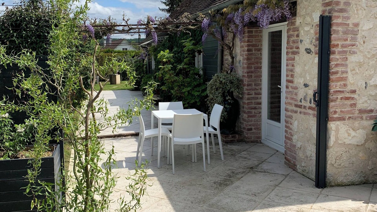 Pinterville House | Charming detached house in a quiet location. Parking, garden, terrace.
