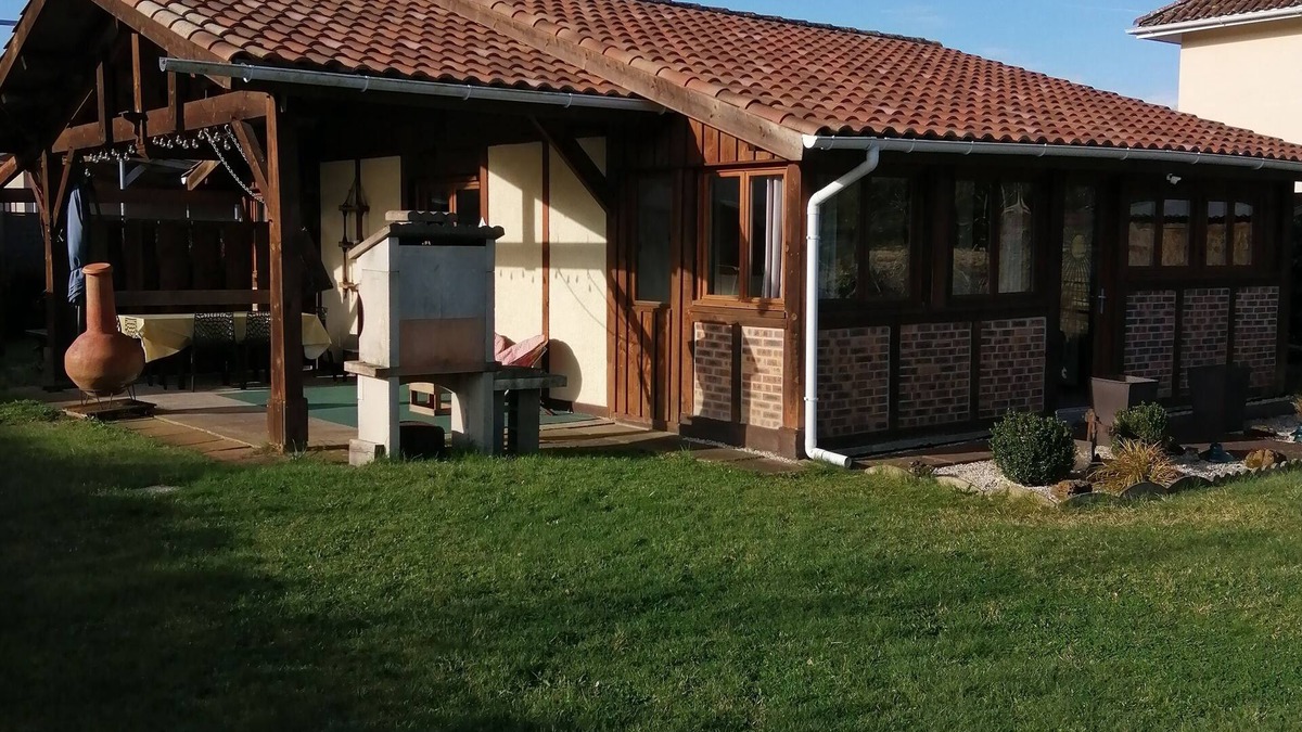 Bias House | Charming detached landaise style house approximately 6 kms from the beach.