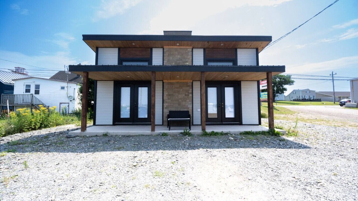 Cheticamp House | Charming Dockside Escape: Life by the Ocean