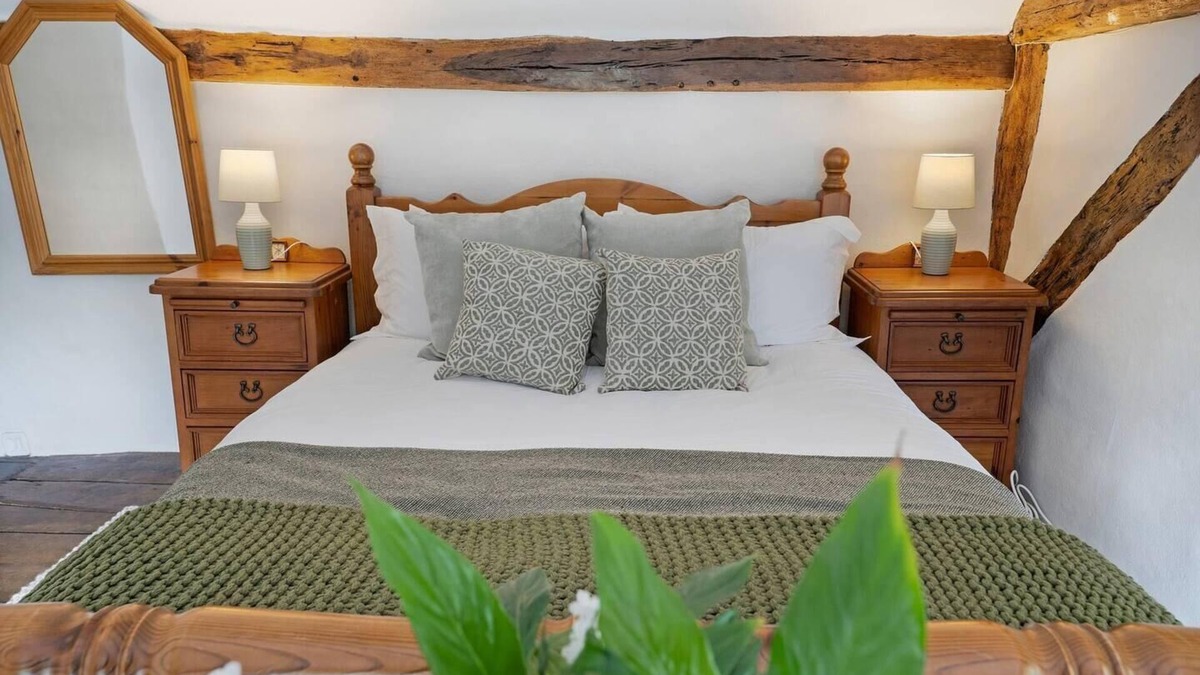 Doddington House | Charming, dog friendly countryside retreat