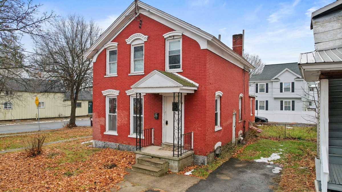 Glens Falls Apartment | Charming dog-friendly apartment with skiing, waterfalls, & kitchenette