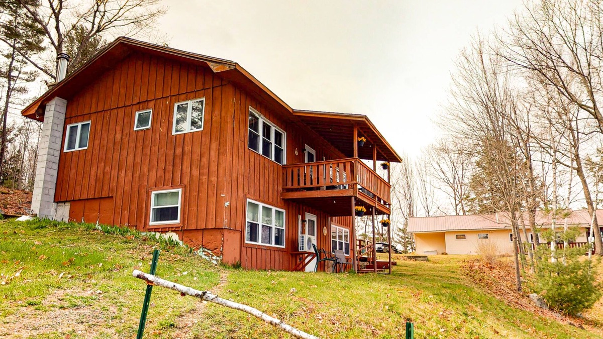 Weeks Mills House | Charming dog-friendly duplex with lakefront access and dock - great location