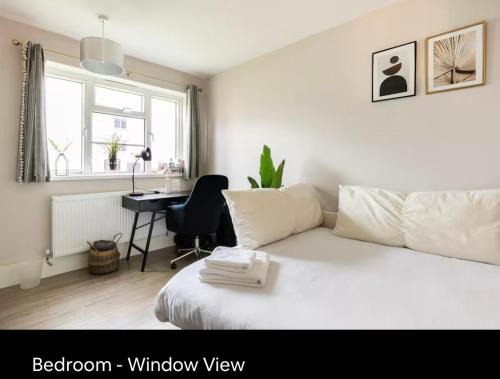 Coombe Hill House | Charming Double Room Near Richmond Park Kingston Gate