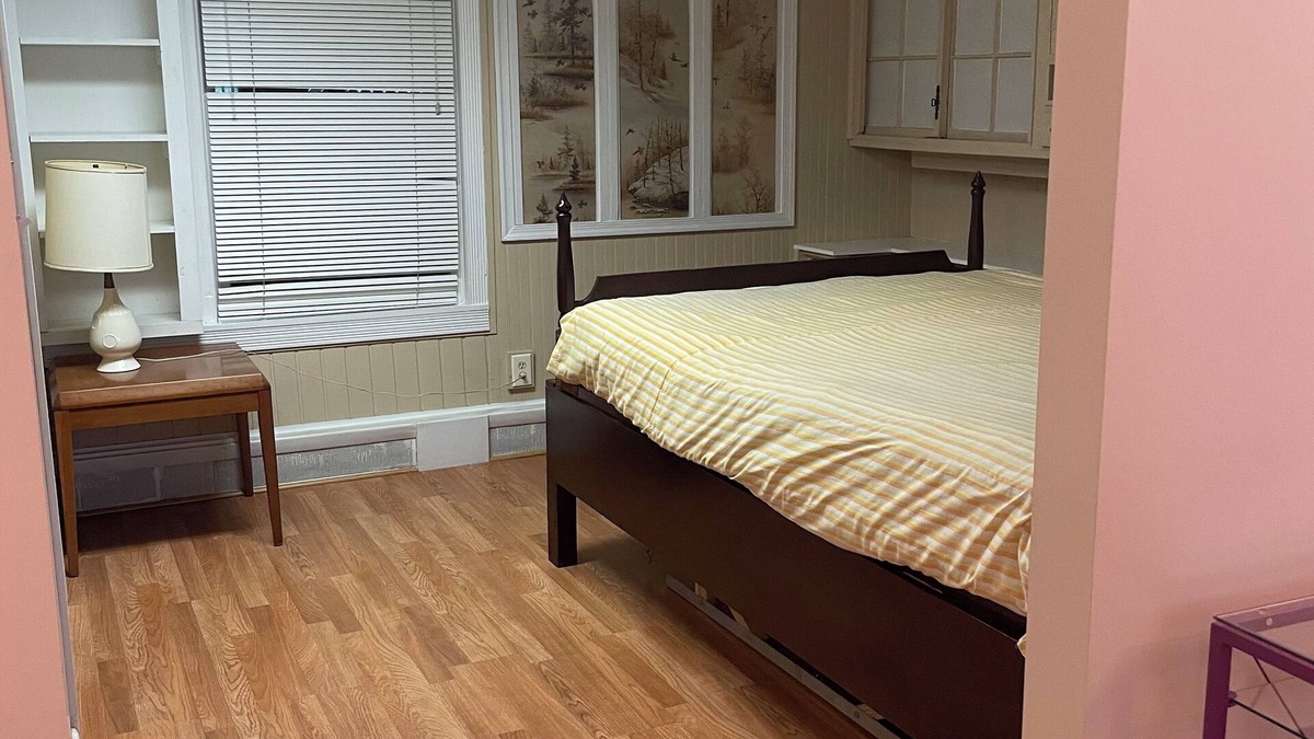 Oakton House | Charming double-room bedroom in a house in awesome Fairfax with fitness room, AC
