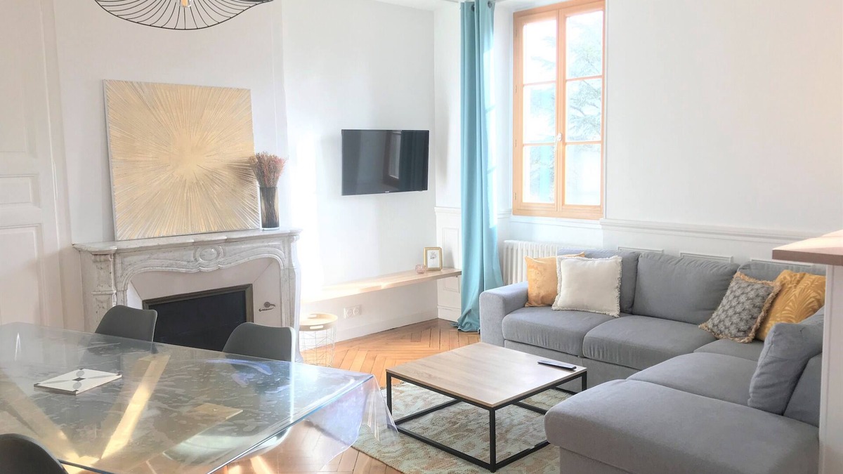 Auxerre Apartment | Charming downtown apartment