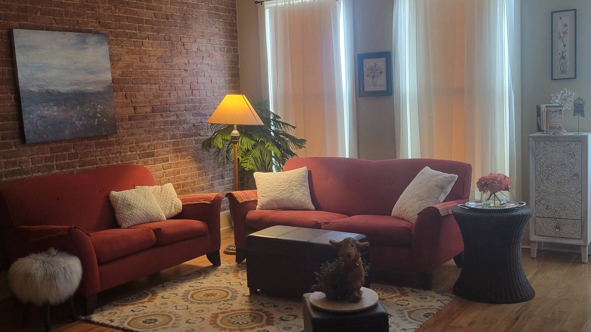 Ozark Apartment | Charming Downtown Boutique loft- located in the Historic River District
