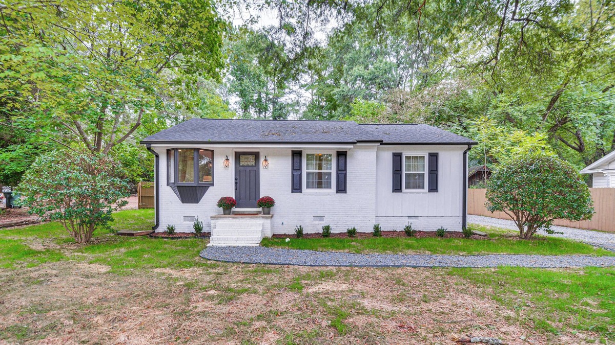 Cary House | Charming Downtown Cary Retreat