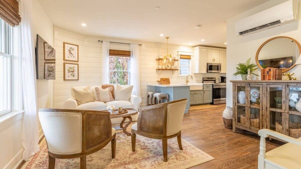 West Dundee Apartment | Charming Downtown Farmhouse Apartment #1