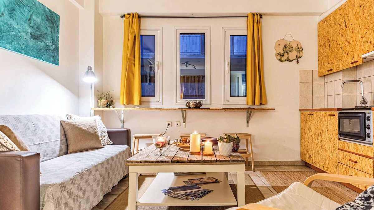 Kalamata House | Charming Downtown Retreat with Parking Spot