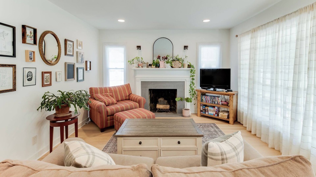 Northport House | Charming Downtown Retreat: Modern Comforts in the Heart of Northport