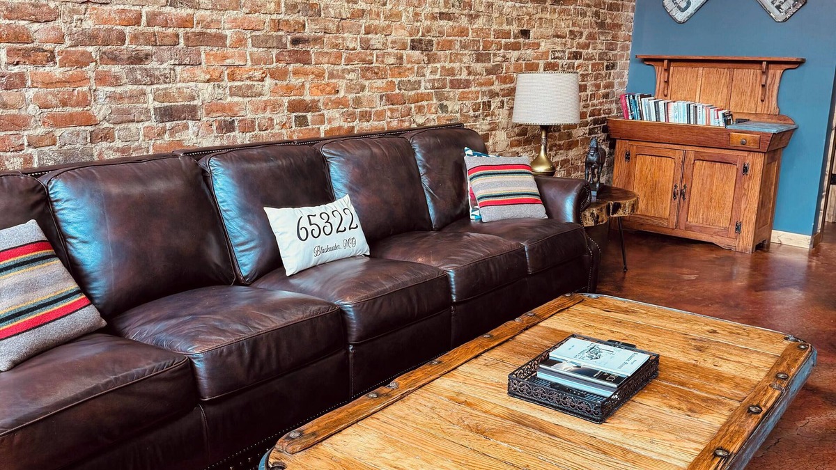 Blackwater House | Charming downtown space offers complete privacy, 2 bedrooms & 2 full bathrooms.