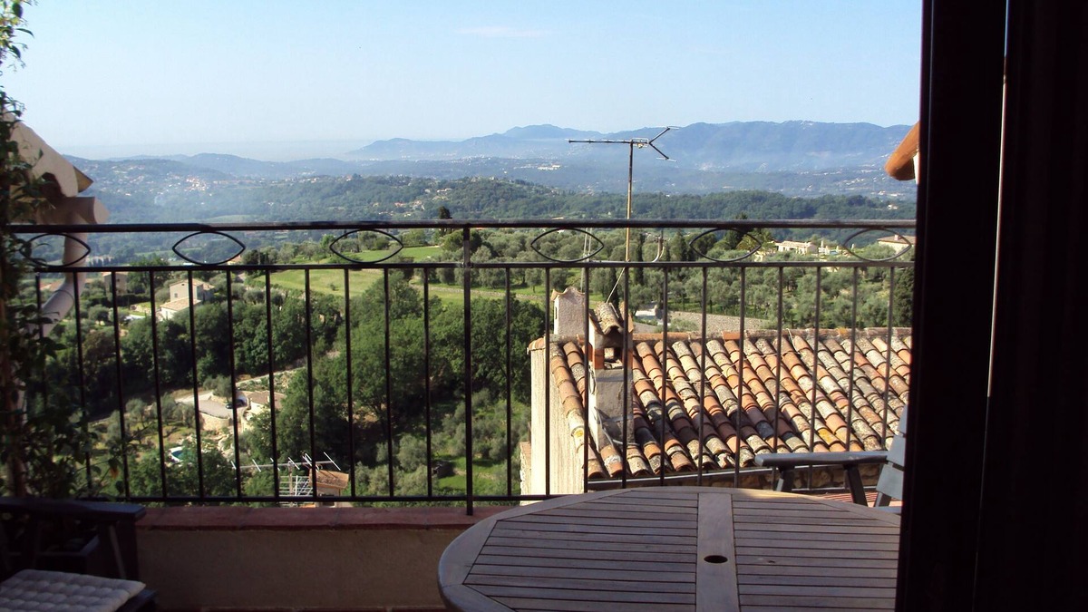 Chateauneuf-Grasse House | Charming duplex with terrace and panoramic view in the heart of the village