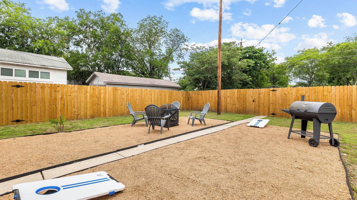 Highland Park House | Charming Duplex Near Downtown & Riverwalk 101
