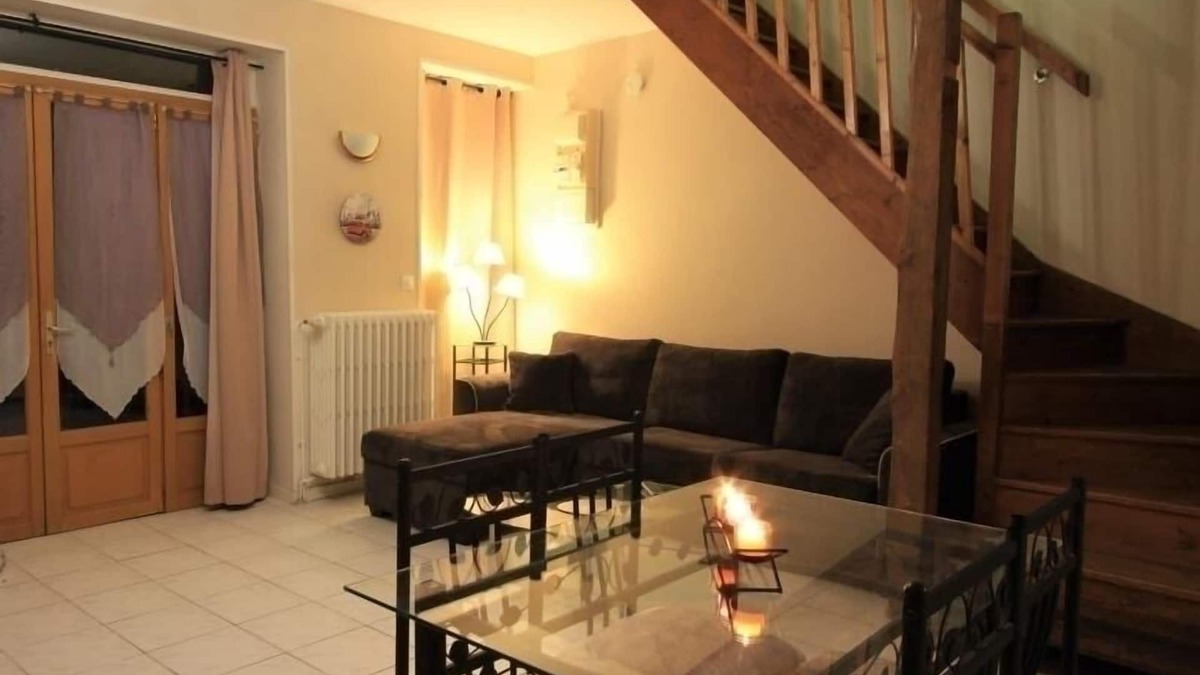 Lorcy Apartment | Charming Duplex with Modern Amenities between Montargis and Pithiviers