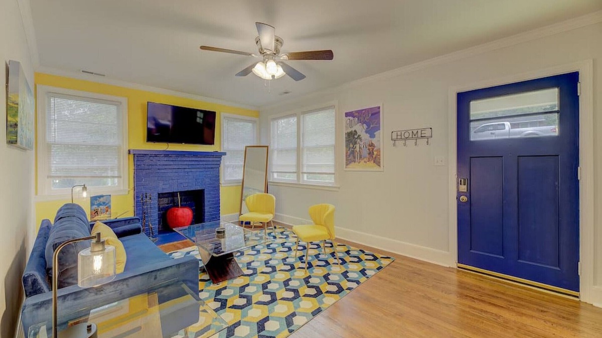 Earlewood House | Charming Earlewood Cottage - Minutes from Downtown