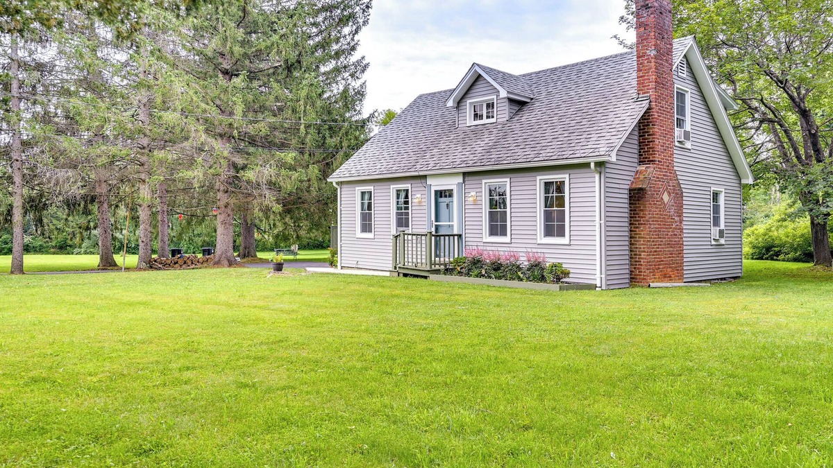 Oak Hill House | Charming East Durham Home - 2 Mi to Water Park