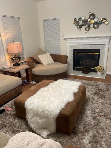 Charlotte House | Charming Entire 3 Bedrooms House with AC and Wifi
