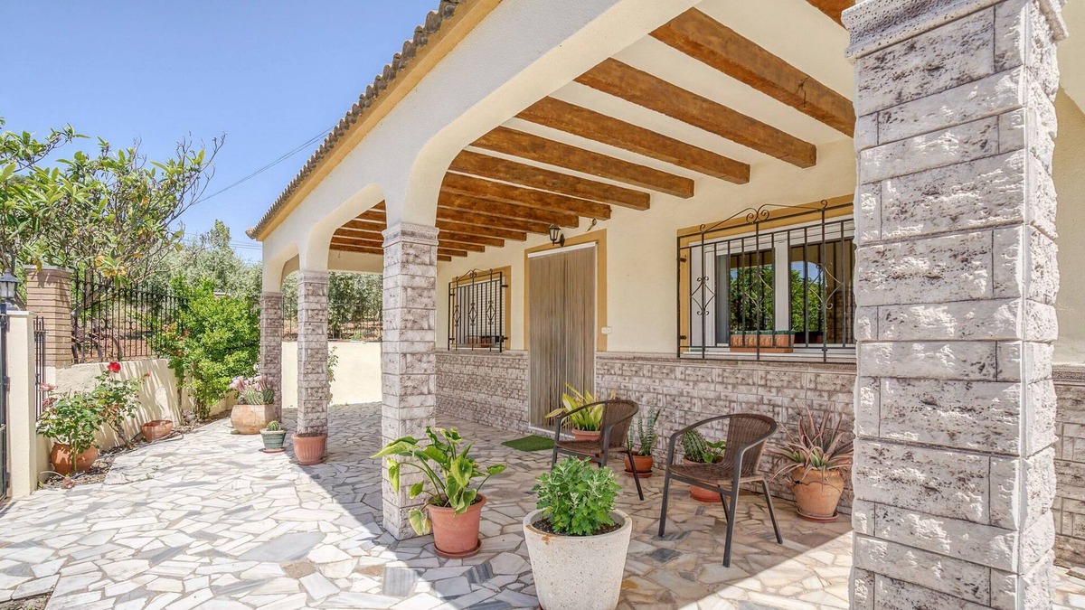 Oria House | Charming house in El Campillo with shared heated swimming pool