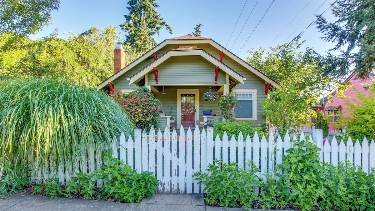 College Hill House | Charming Eugene Vacation Home: 1 Mi to Dtwn!