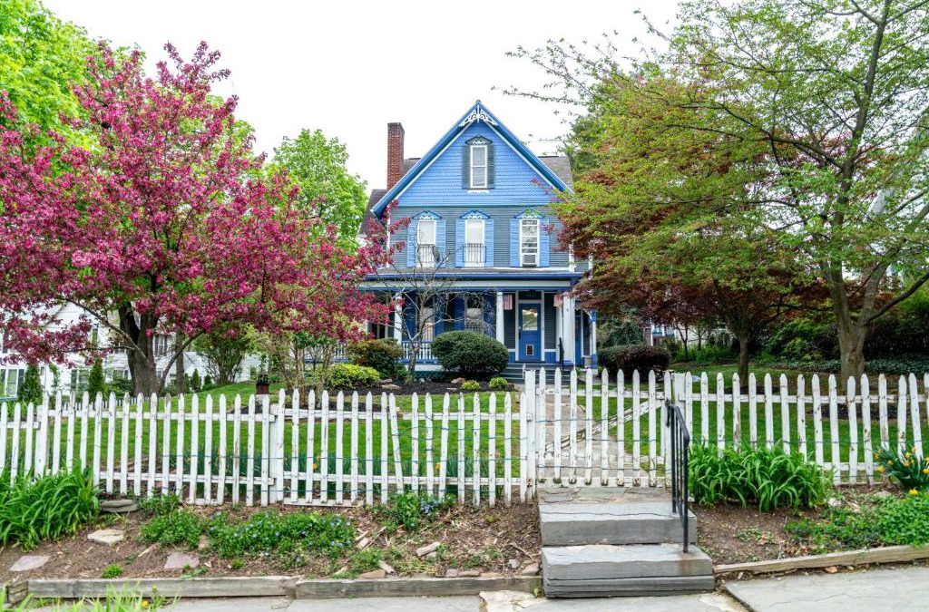 West Milton House | CHARMING EXECUTIVE VICTORIAN MANSION w/FREE PARKING - near Bucknell