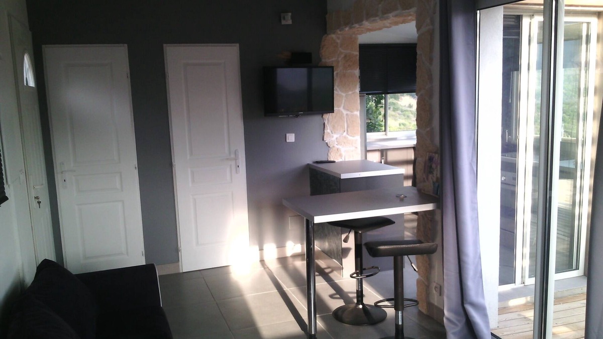Alata Cabin | Charming F1, air-conditioned, independant, located 8 km from ajaccio
