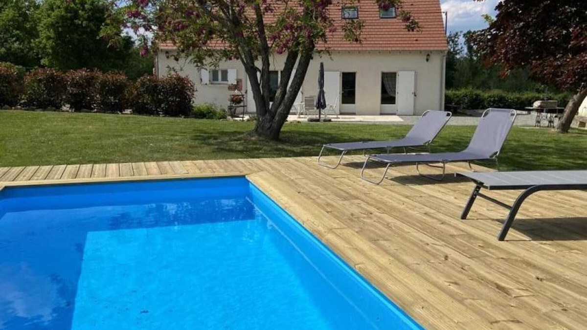 Louroux-Hodement Cottage | Charming Family Home: 6 Guests, AC, Bikes, Near Hiking Trails & Herisson, Modern Amenities