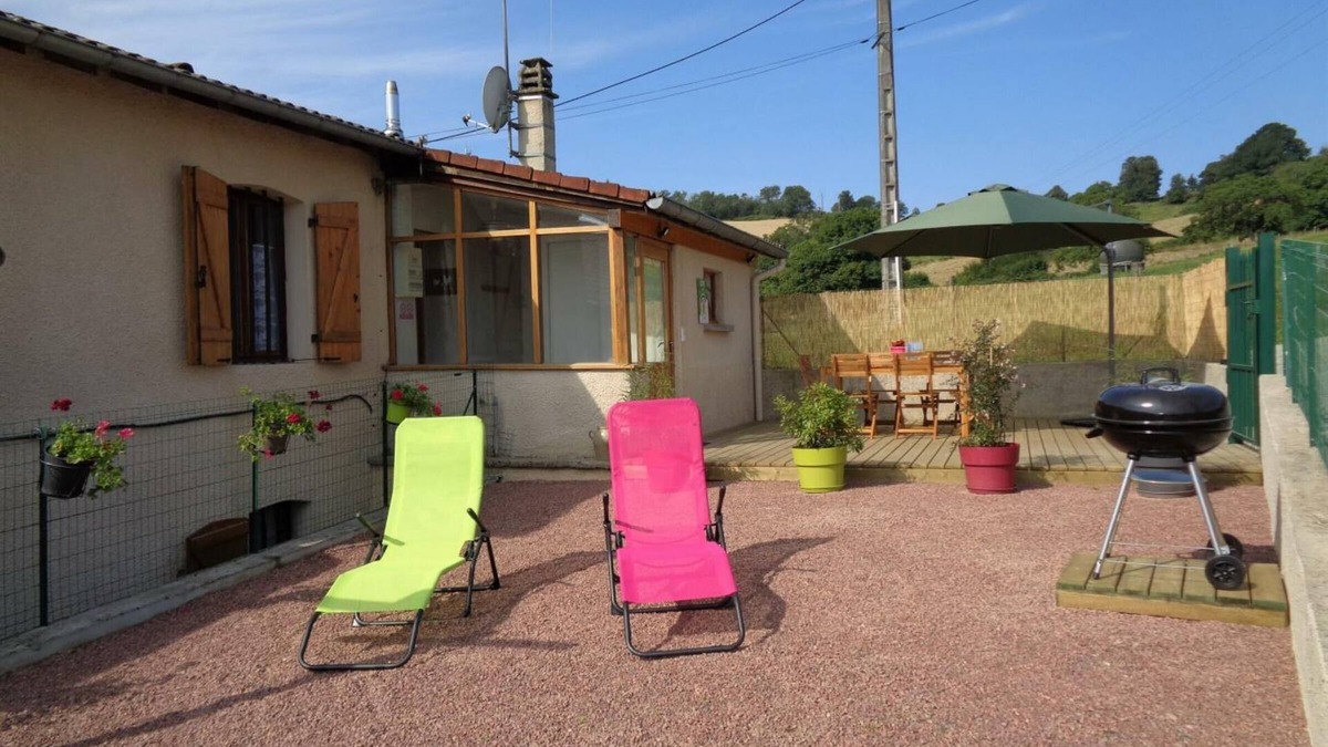 Saint-Marcel-dʼUrfe Cottage | Charming Farmhouse Retreat with Terrace, BBQ, and Farm Tours
