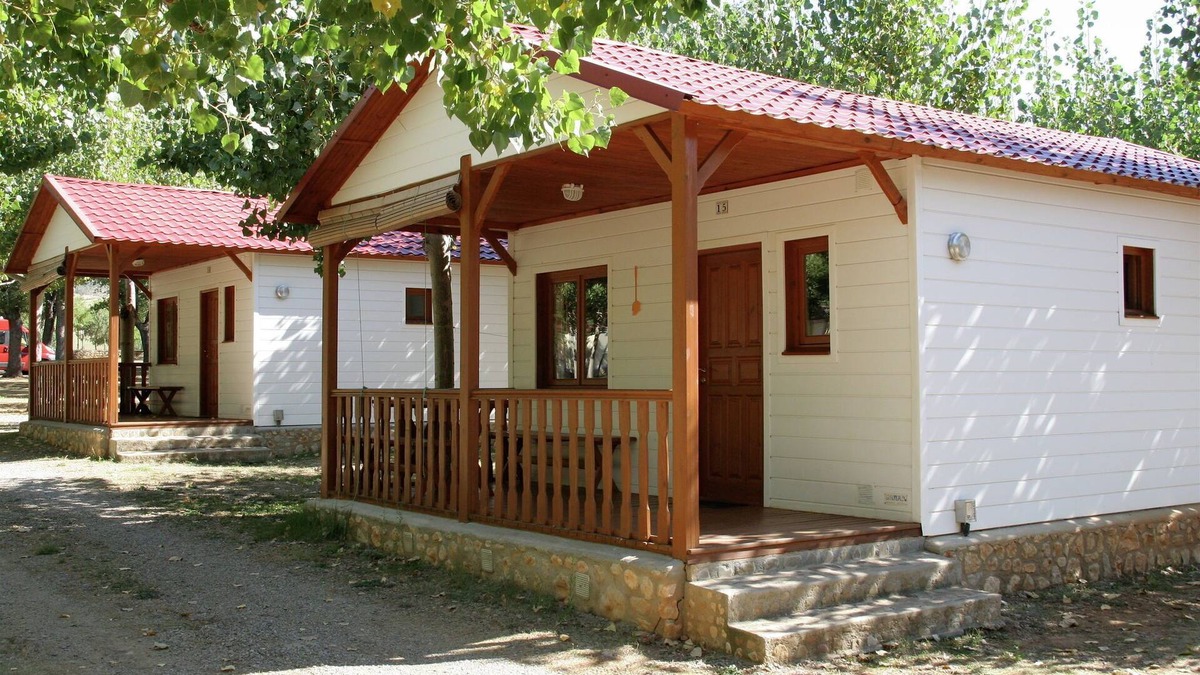 La Puebla de Roda House | Charming Family Bungalow