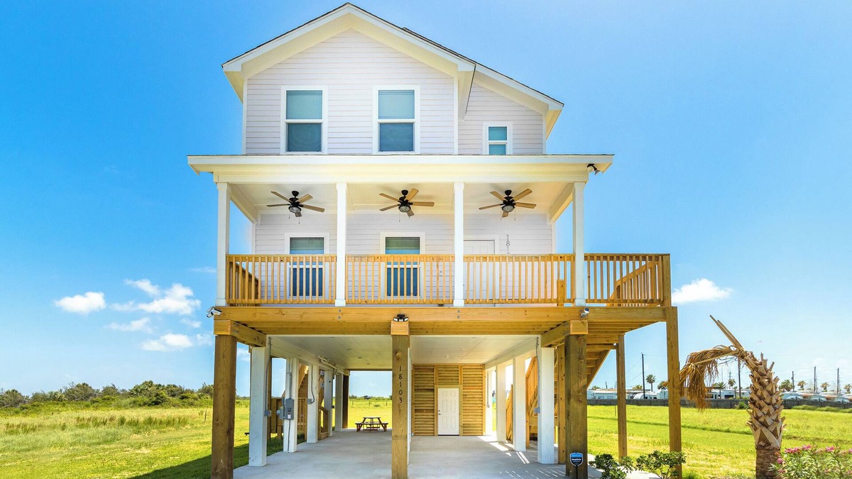 Indian Beach House | Charming Family Beach Retreat, Home In Galveston Texas