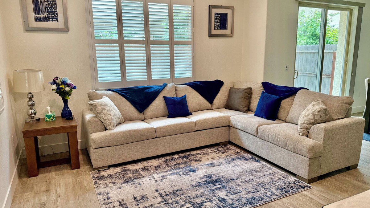 Elk Grove House | Charming family-friendly 2-bedrooms with Jack & Jill bathroom near Sky River.