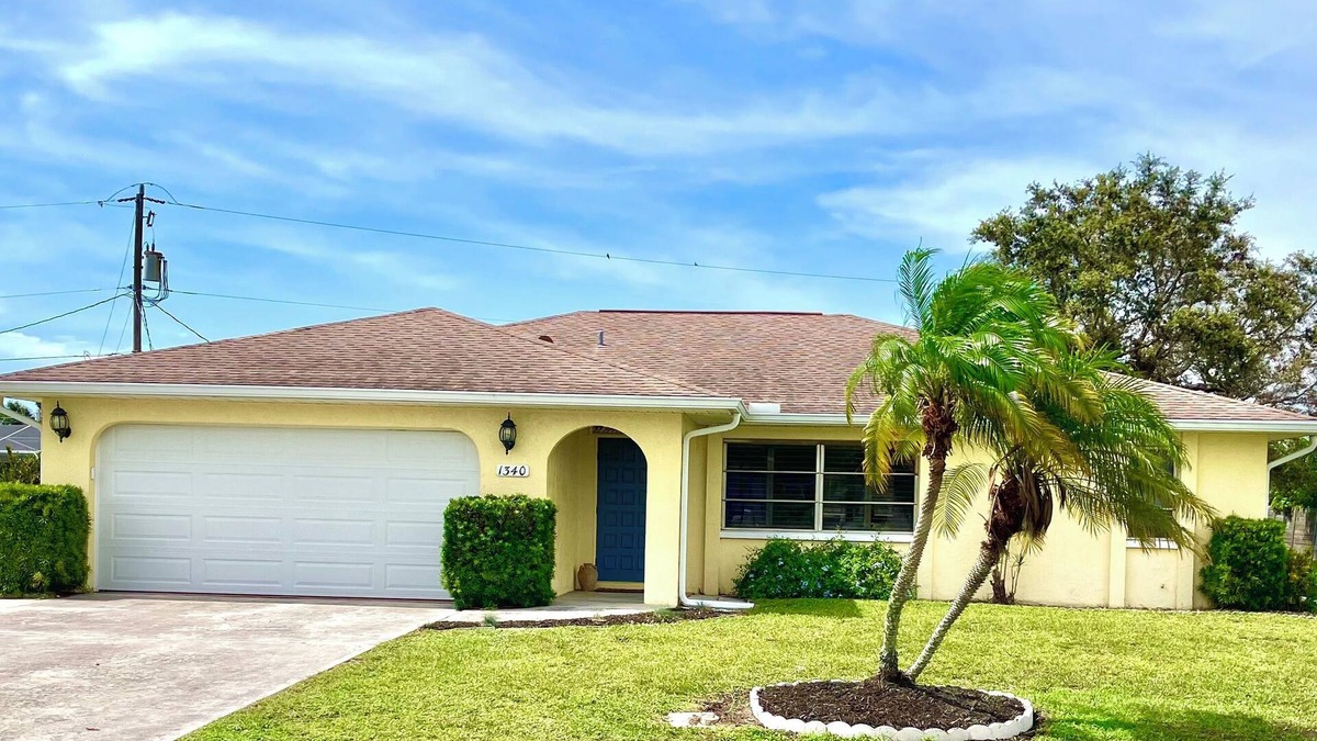 Overbrook Gardens House | Charming, family friendly house in Englewood, 5 min from Manasota Beach