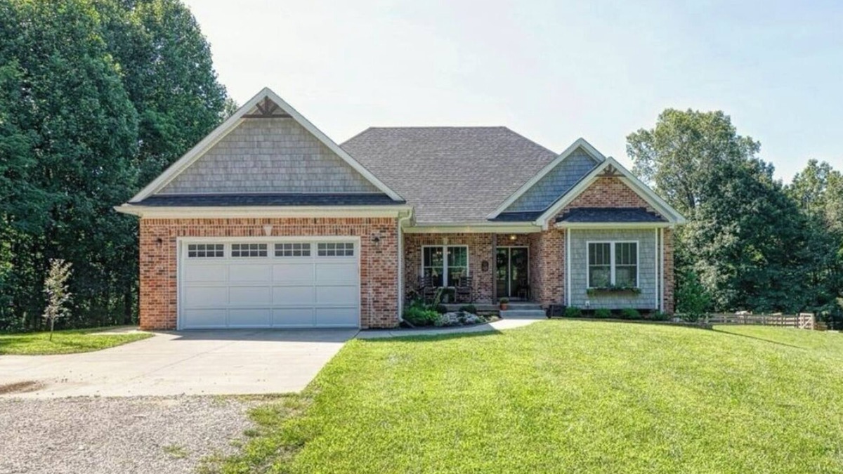 Shepherdsville Other | Charming farmhouse and homestead in the middle of 80 wooded acres
