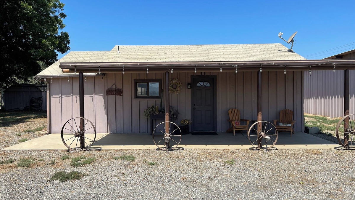 Hemet Other | Charming farmhouse in peaceful Hemet with WiFi and AC