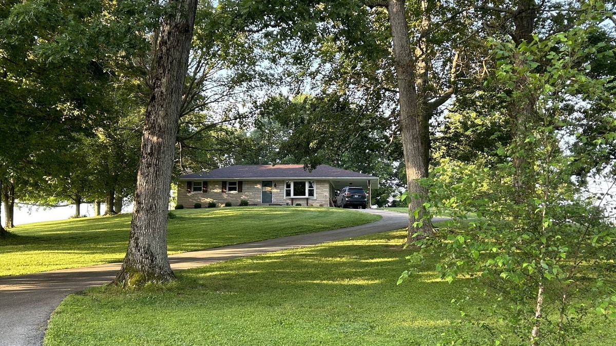 Munfordville Other | Charming Farmhouse Retreat with Scenic Views, Spacious Yard and Perfect Location