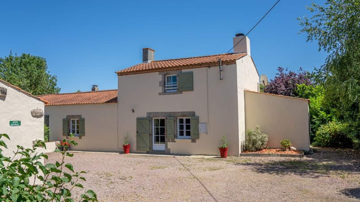 Froidfond Cottage | Charming Farmhouse with Garden, Terrace, and Fireplace near Froidfond Village