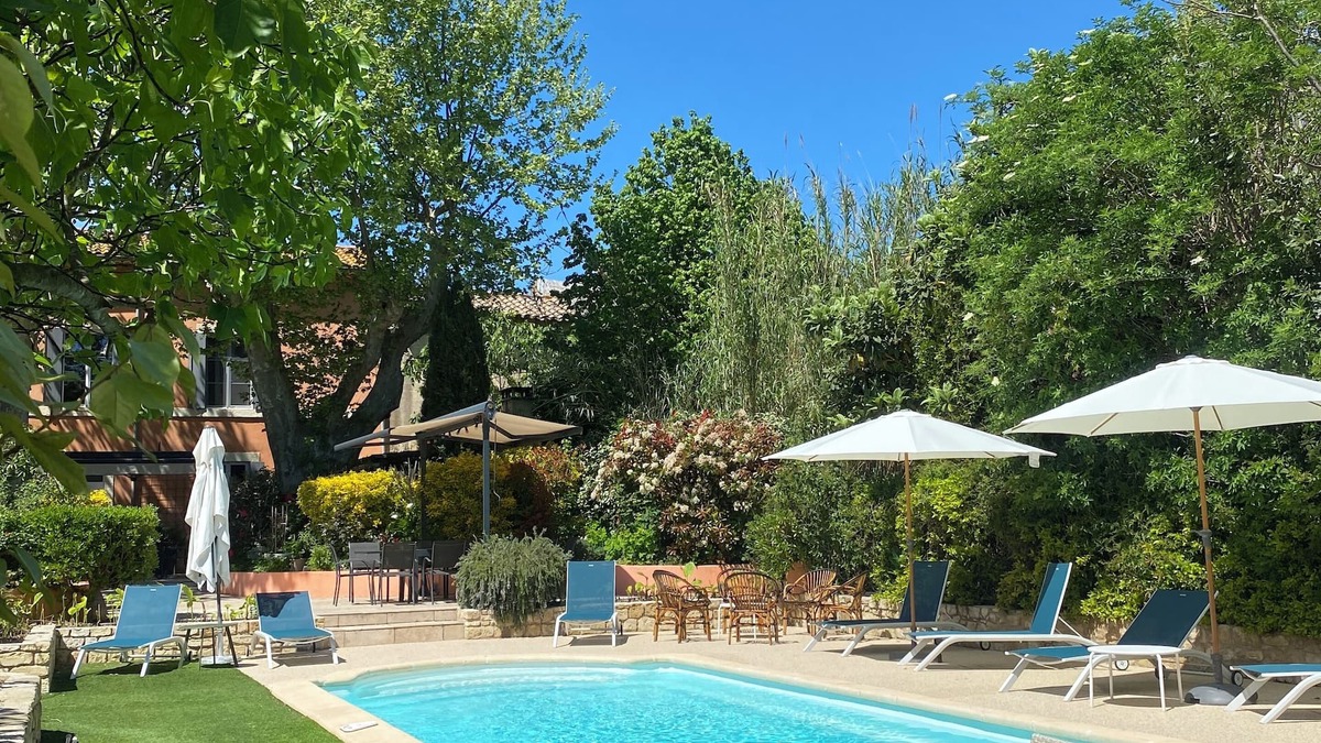 Avignon Other | CHARMING FARMHOUSE WITH WOODED GROUNDS AND SWIMMING POOL