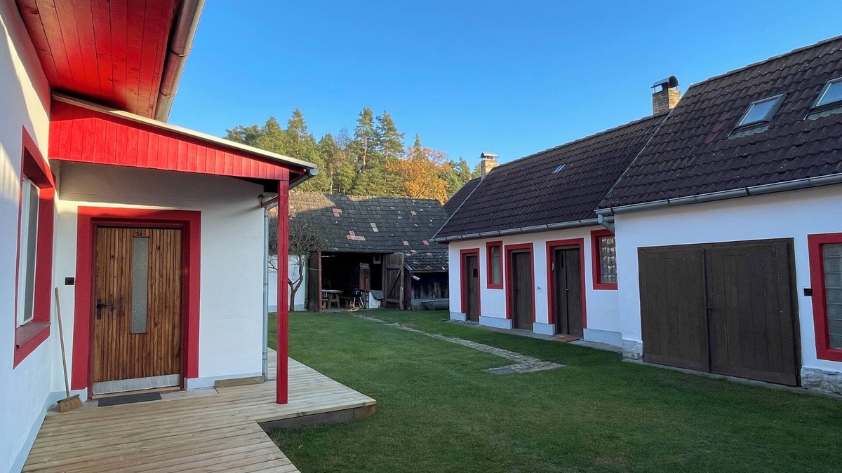 Vlkov Other | Charming farmhouse with sauna and WiFi in Vlkov