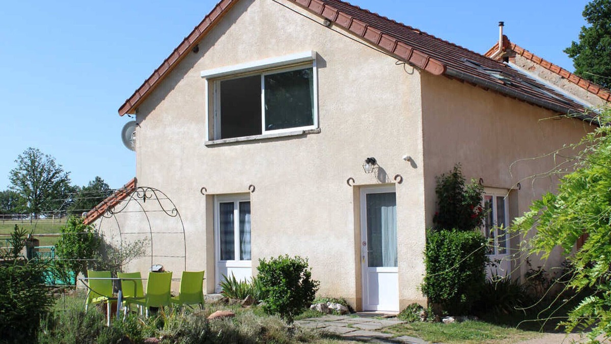 Sauvagny Cottage | Charming Farmstay: 2BR, Terrace, AC, Farm Animals, Near Montluçon & Néris-les-Bains