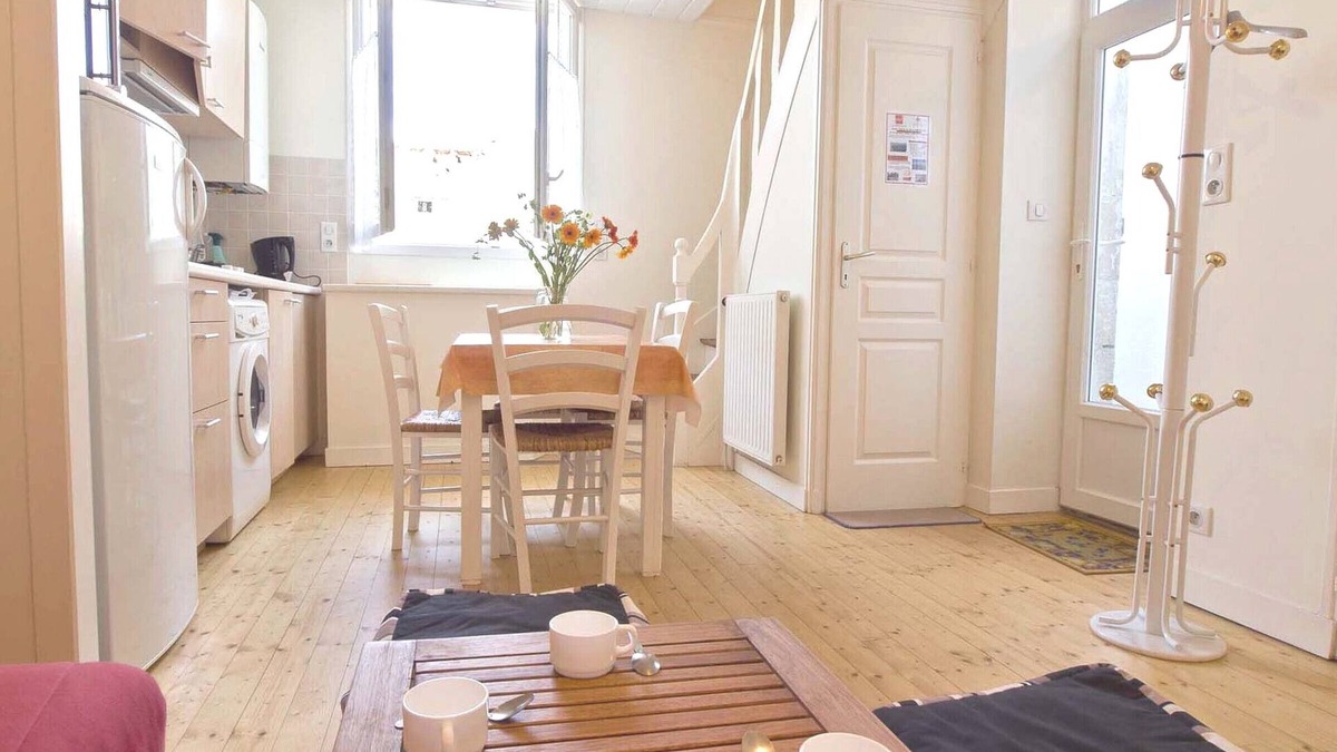 Les Sables d'Olonne House | Charming Fisherman's House in La Chaume with 2 Bedrooms and Pet-Friendly