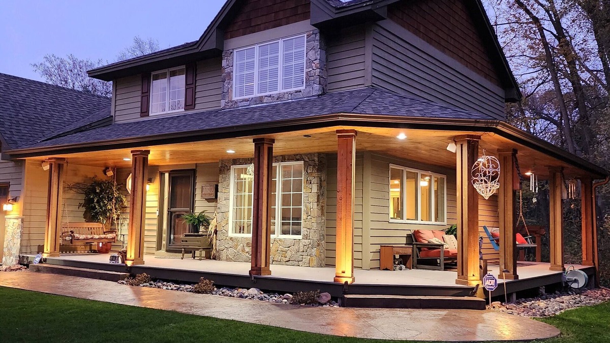 Burnsville House | "Charming Five-Bedroom Cottage Destination at Everchanging Seasons!"