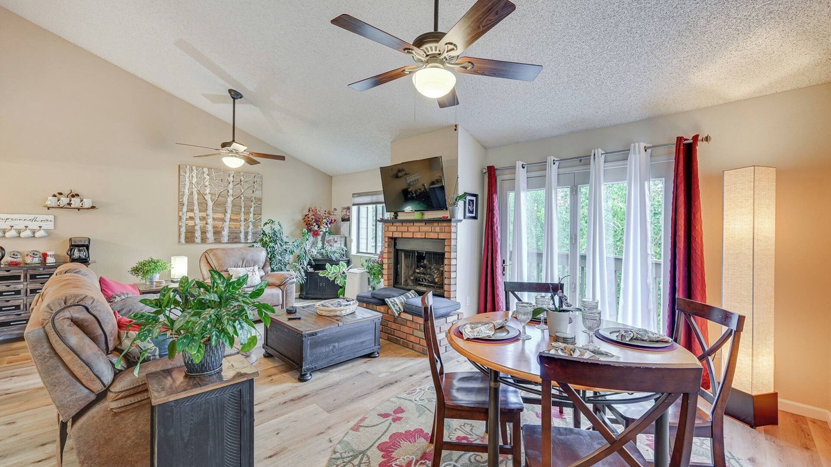 Flagstaff Condo | Charming Flagstaff Condo Near Golfing & Hiking!