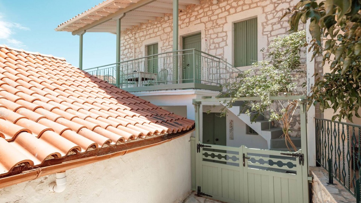 Spartochori Apartment | Charming flat at village centre - WiFi, parking, amenities nearby, shared pool