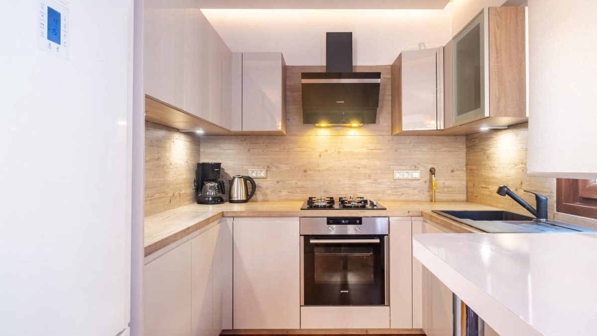 Osmanbey Apartment | Charming Flat with Central Location in Nisantasi