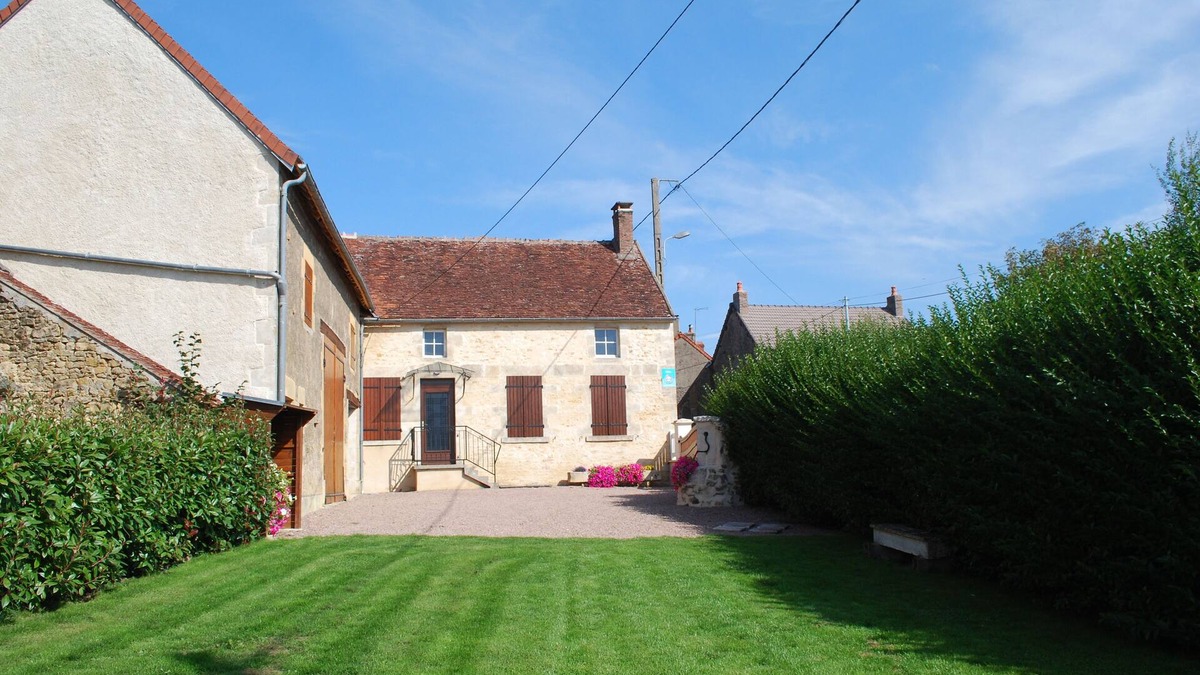 Colmery Cottage | Charming flowery cottage in the heart of the Monts du Nivernais