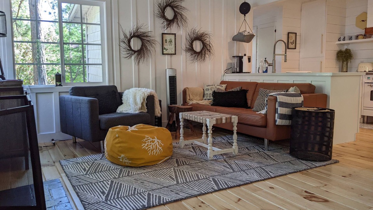 Fern Valley Cottage | Charming Fox Cottage w/Wood Burning Fireplace